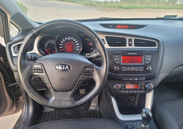 Kia Ceed cena 39900 przebieg: 117000, rok produkcji 2014 z Świdnik małe 137